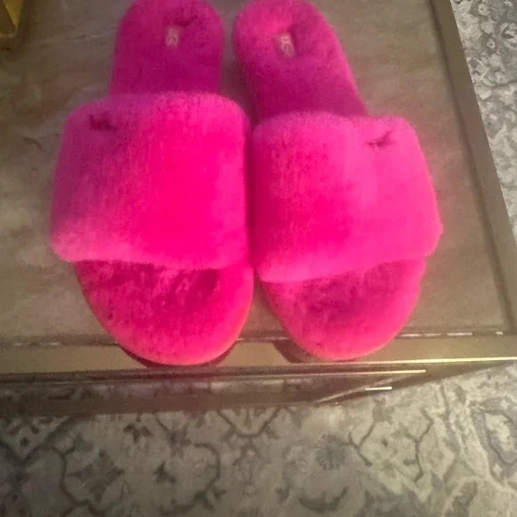 Fuzzy Pink Slippers - Picture 3 of 3